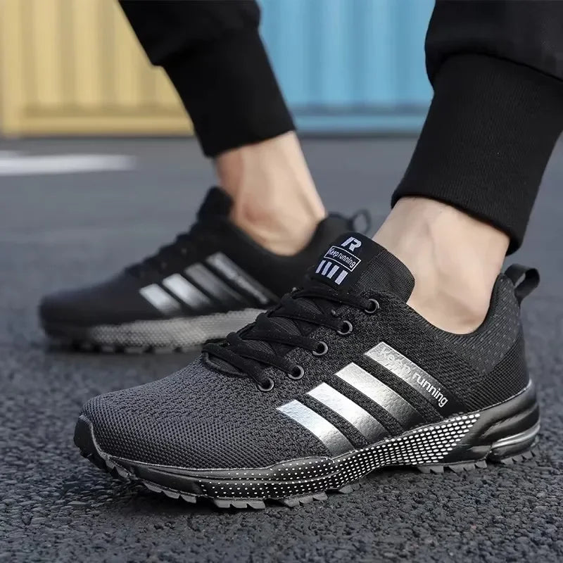 Sneakers da uomo dal design street accattivante e impattante, con abbinamento cromatico unico, traspiranti, comode e antiscivolo, ideali per camminare